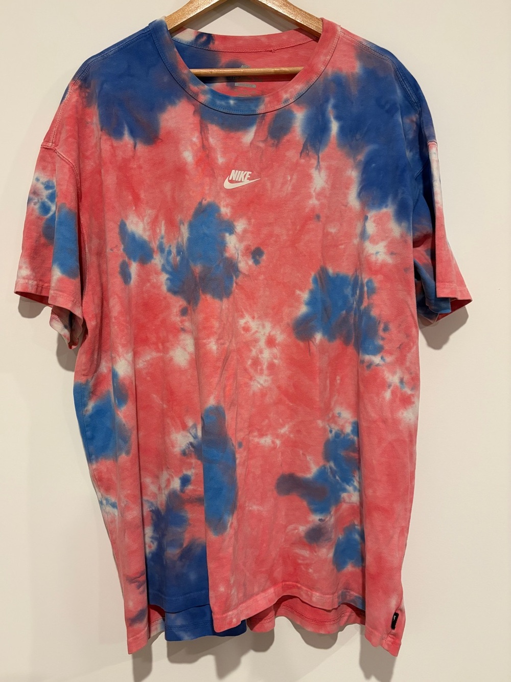 Nike Size XL Pink Blue Tie Dye Max 90 Premium Loose Fit Center Swoosh T-Shirt